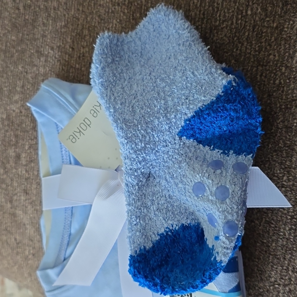 OKIE DOKIE BRAND TODDLER BOYS BLUE 3 PIECE PAJAMA AND SOCK SET SIZE 2T